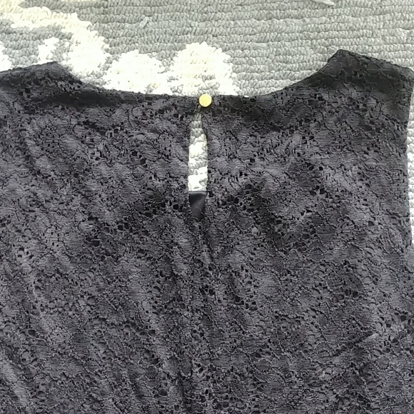 ELLEN TRACY LACE PEPLUM TOP - MEDIUM - Picture 3 of 8